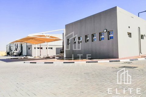 Warehouse in Dubai, UAE 8288 sq.m. № 620207 - photo 11