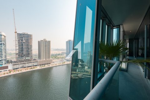 Lägenhet till försäljning i Dubai, UAE 2 sovrum, 171.8 kvm Nr. 660195 - fotografi 25