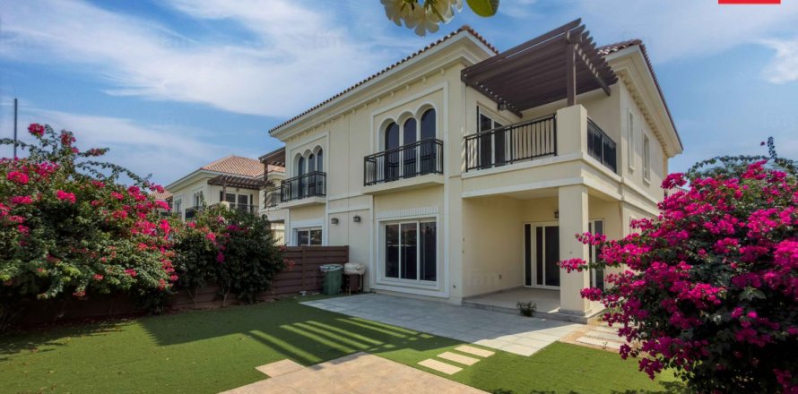 Villa asukohaga Dubai, AÜE: 4 magamistoaga, 397.2 m² Nr 722359