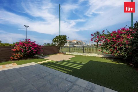 Müüa villa asukohaga Dubai, AÜE: 4 magamistoaga, 397.2 m² Nr 722359 - pilt 6