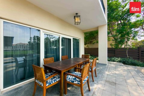 Müüa villa asukohaga Dubai, AÜE: 5 magamistoaga, 682.7 m² Nr 722360 - pilt 13
