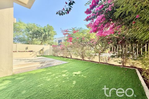 Dubai Hills Estate, Dubai, संयुक्त अरब अमीरात में टाउनहाउस, 5 बेडरूम, 250.84 वर्ग मीटर, संख्या 734013 - फ़ोटो 3