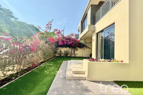 Dubai Hills Estate, Dubai, संयुक्त अरब अमीरात में टाउनहाउस, 5 बेडरूम, 250.84 वर्ग मीटर, संख्या 734013 - फ़ोटो 2