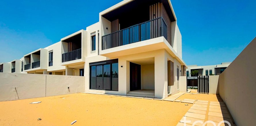 Townhouse in Dubai, UAE 4 bedrooms, 358.7 sq.m. № 734014