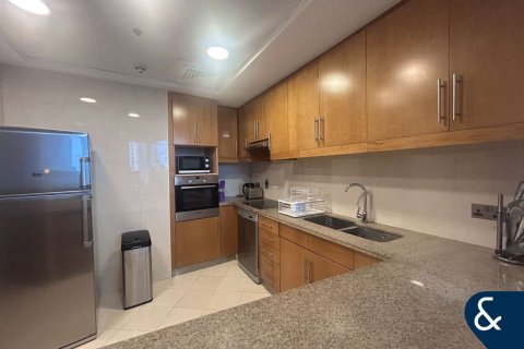 Lägenhet till försäljning i Dubai Marina, Dubai, UAE 2 sovrum, 134 kvm Nr. 666902 - fotografi 8