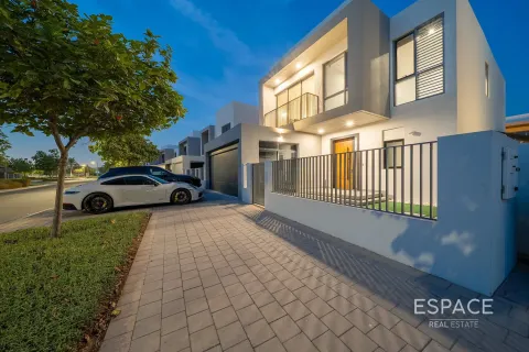 Villa te koop in Dubai Hills Estate, Dubai, VAE 3 slaapkamers, 321 vr.m., nr 649448 - foto 1