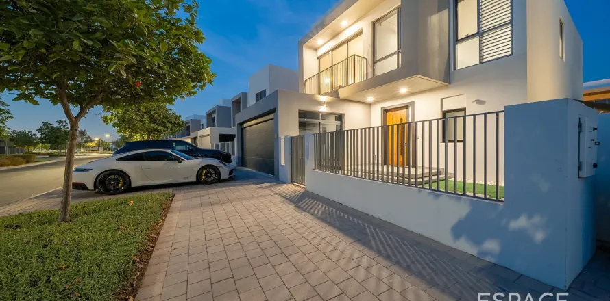 Villa in Dubai Hills Estate, Dubai, VAE 3 slaapkamers, 321 vr.m. nr 649448