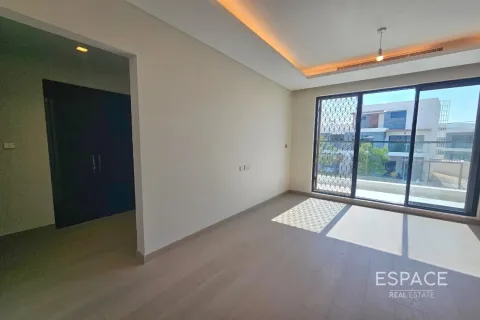 Townhouse in DAMAC Hills (Akoya by DAMAC), Dubai, UAE 6 bedrooms, 339 sq.m. № 649444 - photo 2