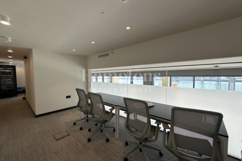 Magasin à louer à Business Bay, Dubai, EAU 247.94138446 m2 № 652505 - photo 2