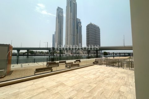 Magasin à louer à Business Bay, Dubai, EAU 247.94138446 m2 № 652505 - photo 1