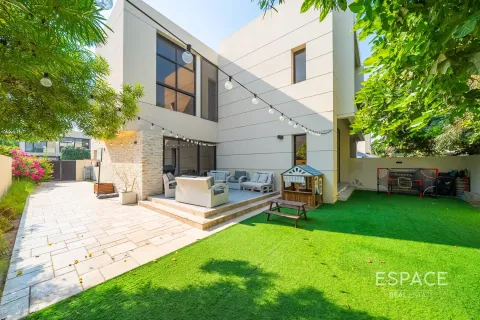 Adosado en venta en DAMAC Hills (Akoya by DAMAC), Dubai, EAU 4 dormitorios, 311 m2 № 652570 - foto 1