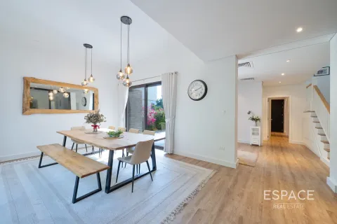 Adosado en venta en DAMAC Hills (Akoya by DAMAC), Dubai, EAU 4 dormitorios, 311 m2 № 652570 - foto 2