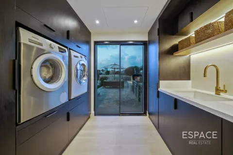 Vila v The Lakes, Dubai, SAE 4 spálne, 336 m2 č. 652569 - Fotografia 19