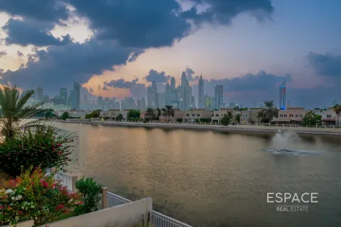 Vila v The Lakes, Dubai, SAE 4 spálne, 336 m2 č. 652569 - Fotografia 4