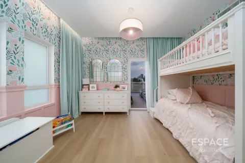 Vila v The Lakes, Dubai, SAE 4 spálne, 336 m2 č. 652569 - Fotografia 16