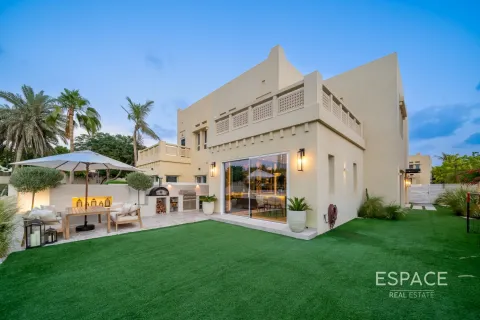 Vila v The Lakes, Dubai, SAE 4 spálne, 336 m2 č. 652569 - Fotografia 20