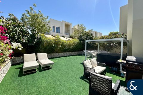 Villa til salg i Reem, Dubai, UAE 3 soveværelser, 236 kvm № 667668 - foto 2