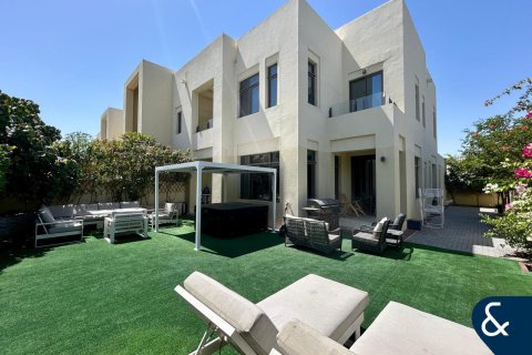 Villa til salg i Reem, Dubai, UAE 3 soveværelser, 236 kvm № 667668 - foto 1