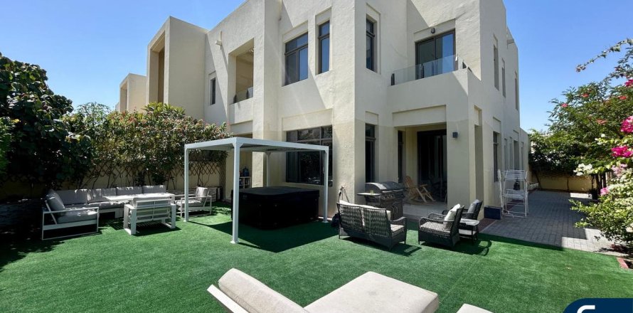 Villa i Reem, Dubai, UAE 3 soveværelser, 236 kvm № 667668