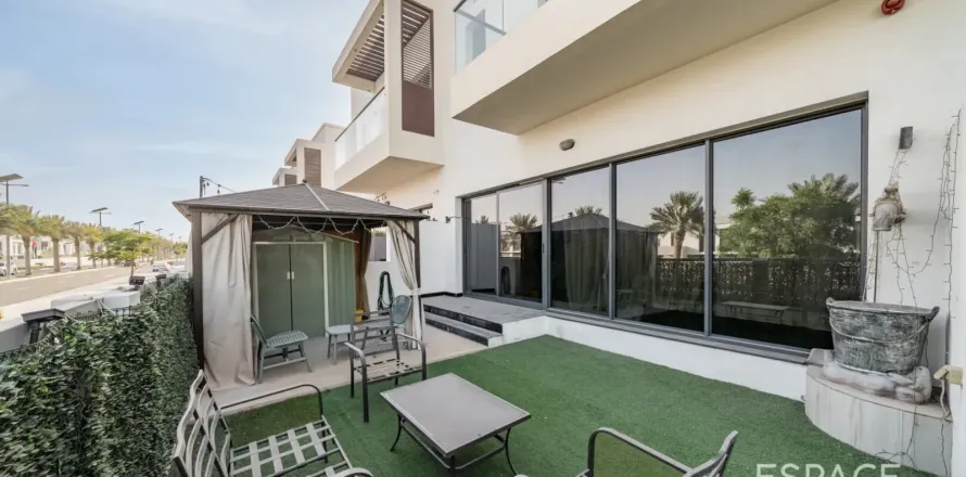 Radhus i Al Furjan, Dubai, UAE 4 sovrum, 269 kvm Nr. 737894