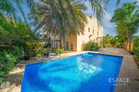 Villa Meadows, Dubaijā, AAE 5 istabas, 489 m2 Nr. 737897 - attēls 1