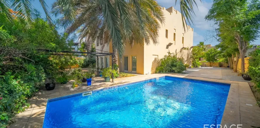 Villa Meadows, Dubaijā, AAE 5 istabas, 489 m2 Nr. 737897