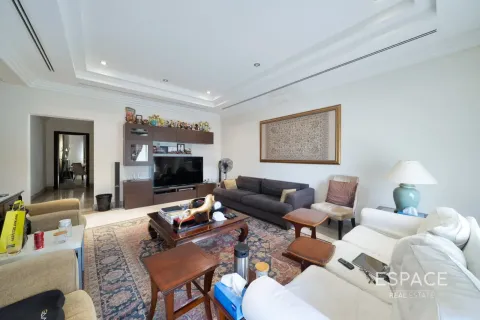 Villa Meadows, Dubaijā, AAE 5 istabas, 489 m2 Nr. 737897 - attēls 5