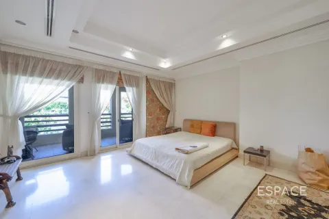 Villa Meadows, Dubaijā, AAE 5 istabas, 489 m2 Nr. 737897 - attēls 13