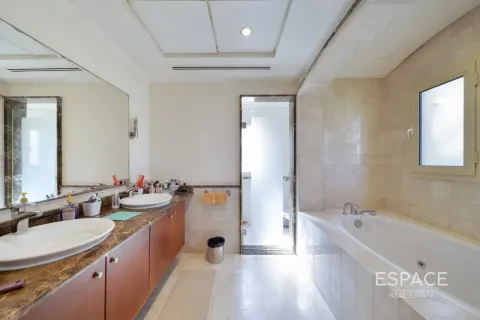 Villa Meadows, Dubaijā, AAE 5 istabas, 489 m2 Nr. 737897 - attēls 15
