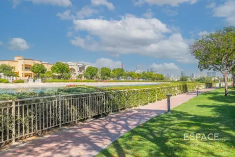 Villa Meadows, Dubaijā, AAE 5 istabas, 489 m2 Nr. 737897 - attēls 19