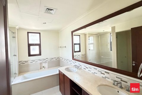 Vilë në Dubai, Emiratet e Bashkuara Arabe 4 dhoma gjumi, 405 m2. № 722467 - Foto 19