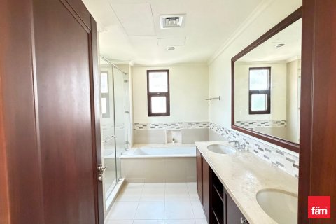 Vilë në Dubai, Emiratet e Bashkuara Arabe 4 dhoma gjumi, 405 m2. № 722467 - Foto 16