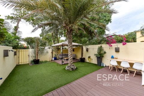 Vila u gradu The Springs, Dubai, UAE 2 spavaće sobe, 153 m2 Br. 649868 - Slika 1
