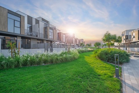 Kamienica w Mudon, Dubai, ZEA 4 sypialnie, 229 mkw. nr 704154