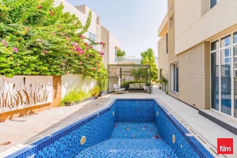 فيلا للإيجار في دبي، الإمارات العربية المتحدة 5 غرفة نوم ، 55878.6 متر مربع ، رقم 693007 - صورة 3