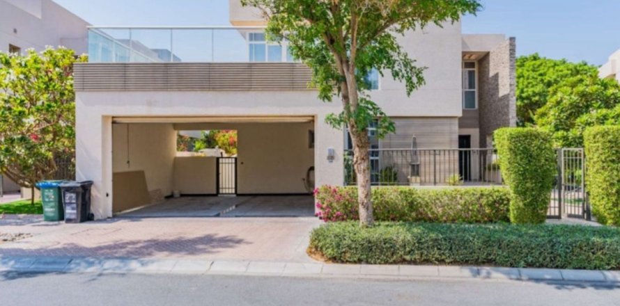 فيلا في دبي 5 غرفة نوم ، 55878.6 متر مربع . ر قم 693007