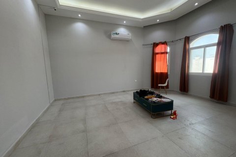 Villa à vendre à  Al Riffa, Ras Al Khaimah, EAU 11 chambres, 1345 m2 № 656831 - photo 11