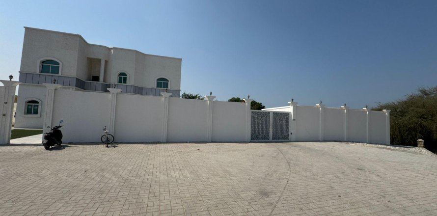 Villa à Al Riffa, Ras Al Khaimah, EAU: 11 chambres, 1345 m2 № 656831