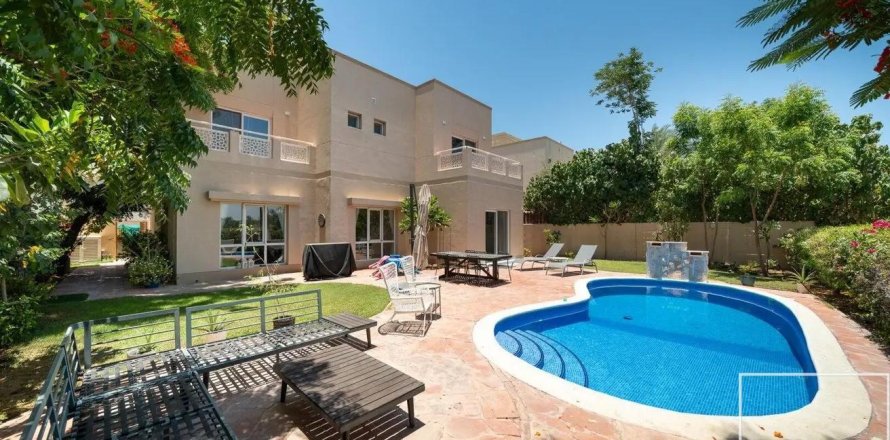 ویلا در Meadows، Dubai ، امارات متحده عربی 5 خوابه ، 539.12 متر مربع.  شماره 747791