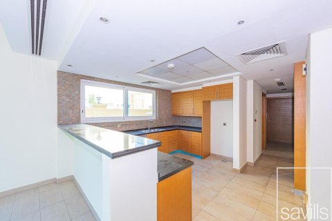 Villa para arrendamento em Jumeirah Park, Dubai, EAU 4 quartos, 726.5 m2 № 747792 - foto 4