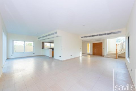 Villa para arrendamento em Jumeirah Park, Dubai, EAU 4 quartos, 726.5 m2 № 747792 - foto 2