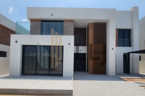 Villa on the Saadiyat Island, Abu Dhabi, UAE 4 bedrooms, 470.1 sq.m. № 596688 - photo 1