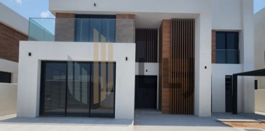 Villa on the Saadiyat Island, Abu Dhabi, UAE 4 bedrooms, 470.1 sq.m. № 596688