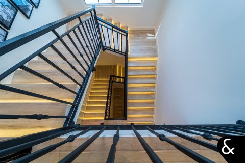 Müüa villa asukohaga Jumeirah Golf Estates, Dubai, AÜE: 6 magamistoaga, 975 m² Nr 667744 - pilt 12