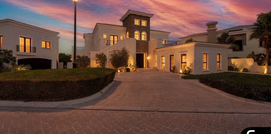 Villa asukohaga Jumeirah Golf Estates, Dubai, AÜE: 6 magamistoaga, 975 m² Nr 667744