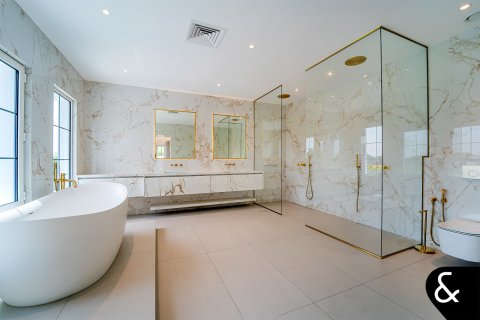 Müüa villa asukohaga Jumeirah Golf Estates, Dubai, AÜE: 6 magamistoaga, 975 m² Nr 667744 - pilt 15