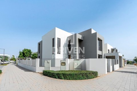 Üürile anda villa asukohaga Dubai Hills Estate, Dubai, AÜE: 5 magamistoaga, 395.49 m² Nr 756931 - pilt 2