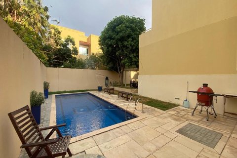 Villa te koop in Al Raha Gardens, Abu Dhabi, VAE 5 slaapkamers, 588 vr.m., nr 615045 - foto 1