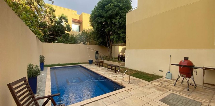 Villa itt: Al Raha Gardens, Abu Dhabi, EAE, 5 hálószoba, 588 m², azonosító: 615045