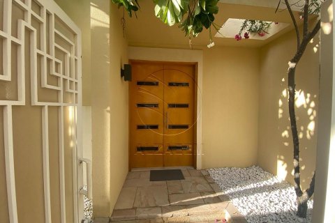 Villa te koop in Al Raha Gardens, Abu Dhabi, VAE 5 slaapkamers, 588 vr.m., nr 615045 - foto 3